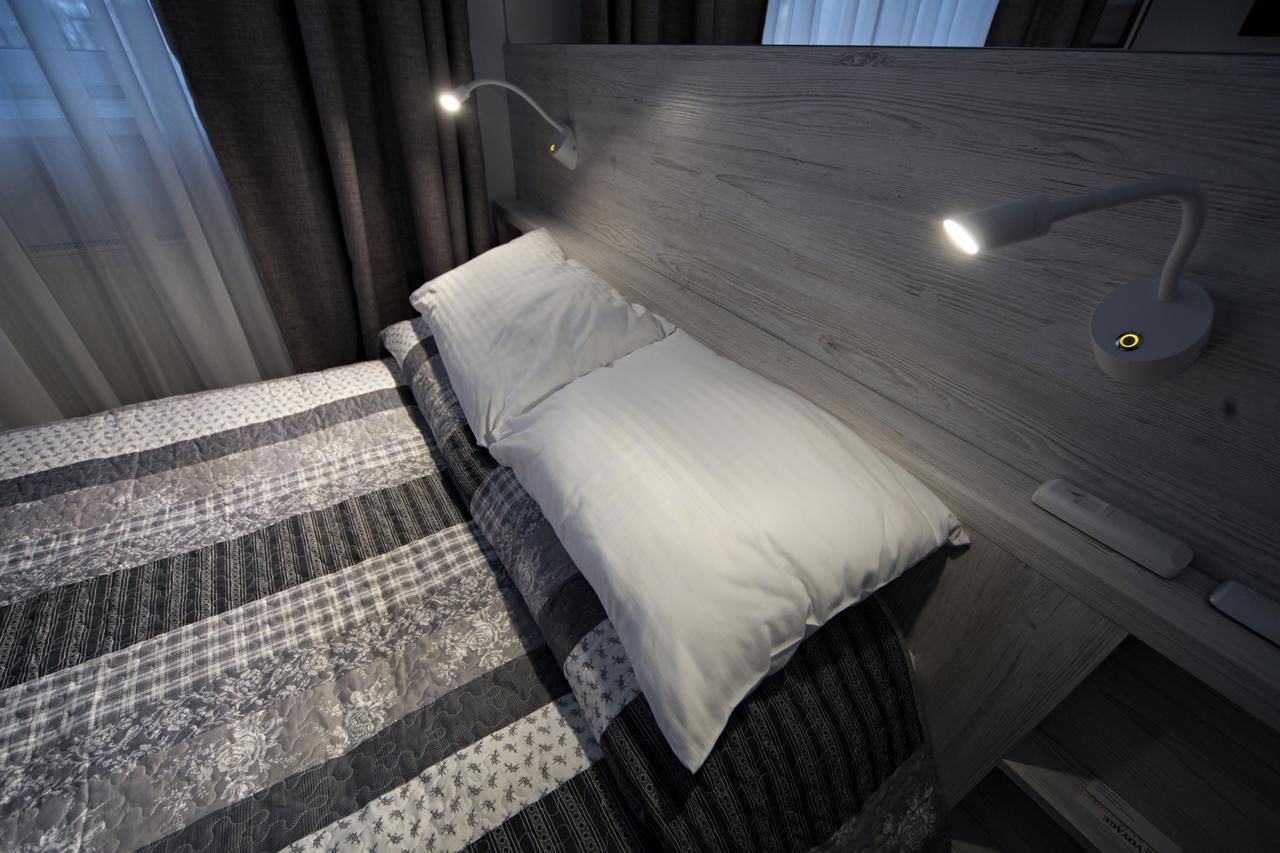 Отель Hotel Sacvoyage Львов-10