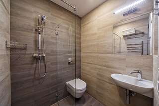 Отель Hotel Sacvoyage Львов Двухместный номер с двухъярусной кроватью-1